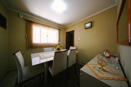 Casa à venda com 300m², 3 quartos e 2 vagas