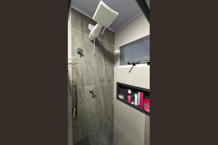 Banheiro da Suíte 2 de casa à venda com 3 quartos, 120m² em Parque das Nações, Santo André