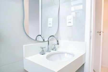 Apartamento para alugar com 68m², 2 quartos e sem vaga Apartamento para alugar com 68m², 2 quartos e sem vagaBanheiro da Suite