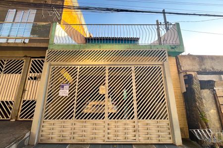 Casa para alugar com 100m², 3 quartos e 2 vagas Casa para alugar com 100m², 3 quartos e 2 vagasFachada