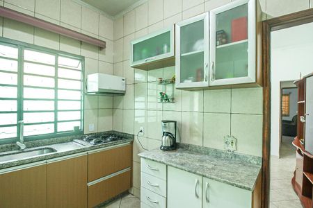 Cozinha de casa para alugar com 3 quartos, 100m² em Vila Jaraguá, São Paulo