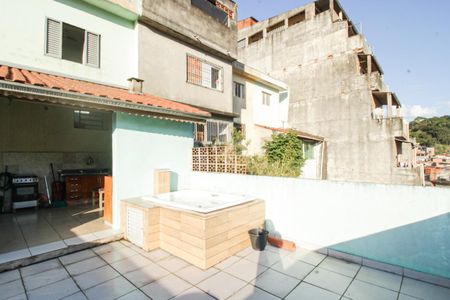 Casa para alugar com 100m², 3 quartos e 2 vagas Casa para alugar com 100m², 3 quartos e 2 vagasRooftop