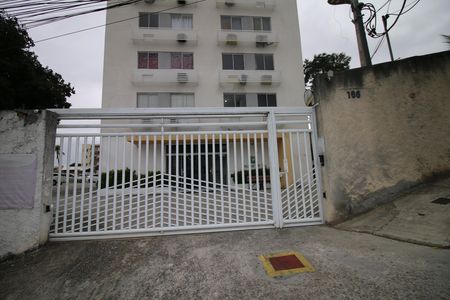 Fachada e portaria de apartamento para alugar com 2 quartos, 54m² em Irajá, Rio de Janeiro
