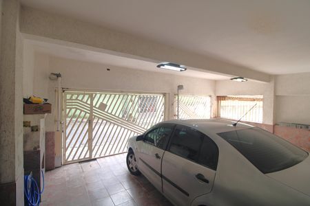 Garagem de casa à venda com 3 quartos, 320m² em Parque Brasil, São Paulo
