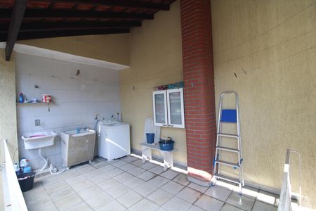 Casa à venda com 320m², 3 quartos e 4 vagasLavanderia