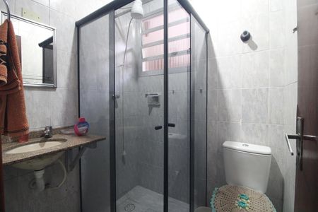 Banheiro comum 2 de casa à venda com 3 quartos, 320m² em Parque Brasil, São Paulo