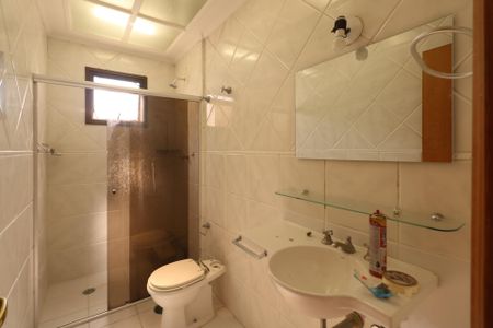 Apartamento para alugar com 117m², 4 quartos e 2 vagas Apartamento para alugar com 117m², 4 quartos e 2 vagasBanheiro da Suíte 1