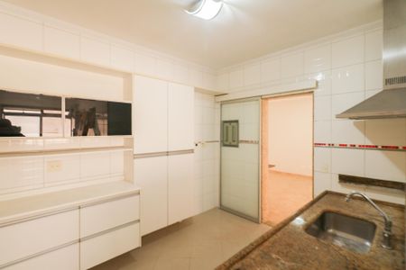 Apartamento para alugar com 117m², 4 quartos e 2 vagas Apartamento para alugar com 117m², 4 quartos e 2 vagasCozinha