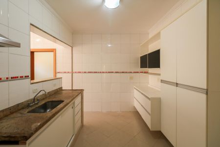 Apartamento para alugar com 117m², 4 quartos e 2 vagas Apartamento para alugar com 117m², 4 quartos e 2 vagasCozinha