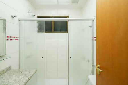 Apartamento para alugar com 117m², 4 quartos e 2 vagas Apartamento para alugar com 117m², 4 quartos e 2 vagasBanheiro