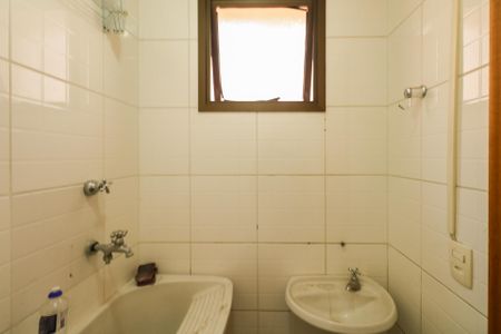 Apartamento para alugar com 117m², 4 quartos e 2 vagas Apartamento para alugar com 117m², 4 quartos e 2 vagasBanheiro da Área de Serviço