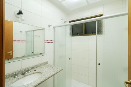 Apartamento para alugar com 117m², 4 quartos e 2 vagas Apartamento para alugar com 117m², 4 quartos e 2 vagasBanheiro