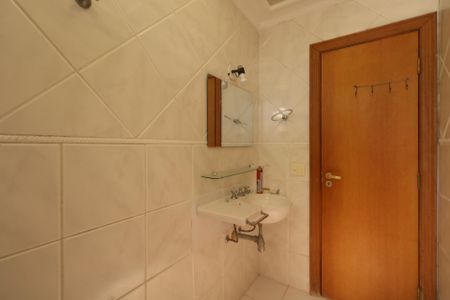 Apartamento para alugar com 117m², 4 quartos e 2 vagas Apartamento para alugar com 117m², 4 quartos e 2 vagasBanheiro da Suíte 1