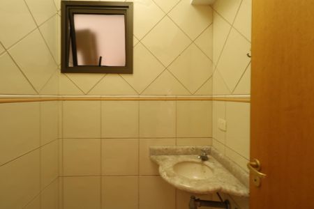 Apartamento para alugar com 117m², 4 quartos e 2 vagas Apartamento para alugar com 117m², 4 quartos e 2 vagasLavabo