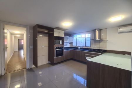 Cozinha de casa para alugar com 3 quartos, 90m² em Vila Independencia, São Paulo