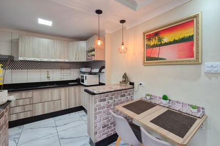 Casa para alugar com 100m², 3 quartos e 1 vaga Casa para alugar com 100m², 3 quartos e 1 vagaCozinha e Área de Serviço