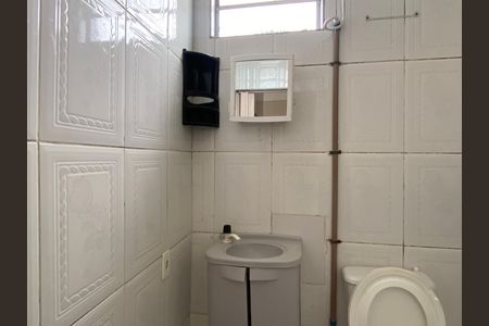 Casa para alugar com 120m², 3 quartos e 1 vaga Casa para alugar com 120m², 3 quartos e 1 vagaBanheiro