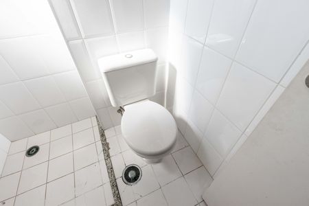 Banheiro do Corredor de apartamento para alugar com 2 quartos, 55m² em Lapa, São Paulo