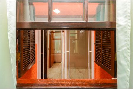 Casa à venda com 205m², 3 quartos e 2 vagas Casa à venda com 205m², 3 quartos e 2 vagasQuarto 1 - Janela
