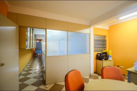 Casa à venda com 205m², 3 quartos e 2 vagas Casa à venda com 205m², 3 quartos e 2 vagasSala de reunião