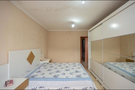 Casa à venda com 205m², 3 quartos e 2 vagas Casa à venda com 205m², 3 quartos e 2 vagasSuíte