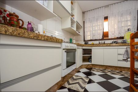Casa à venda com 205m², 3 quartos e 2 vagas Casa à venda com 205m², 3 quartos e 2 vagasCozinha