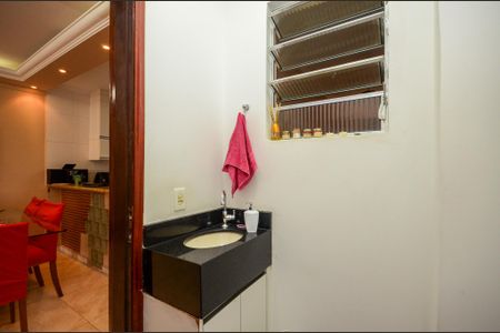 Casa à venda com 205m², 3 quartos e 2 vagas Casa à venda com 205m², 3 quartos e 2 vagasLavabo