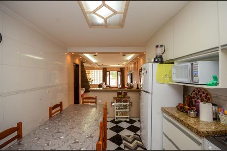 Casa à venda com 205m², 3 quartos e 2 vagas Casa à venda com 205m², 3 quartos e 2 vagasCozinha