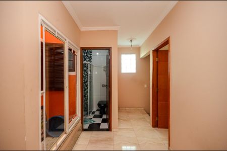 Casa à venda com 205m², 3 quartos e 2 vagas Casa à venda com 205m², 3 quartos e 2 vagasCorredor