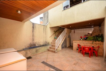 Casa à venda com 205m², 3 quartos e 2 vagas Casa à venda com 205m², 3 quartos e 2 vagasQuintal
