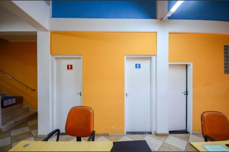 Casa à venda com 205m², 3 quartos e 2 vagas Casa à venda com 205m², 3 quartos e 2 vagasEscritório
