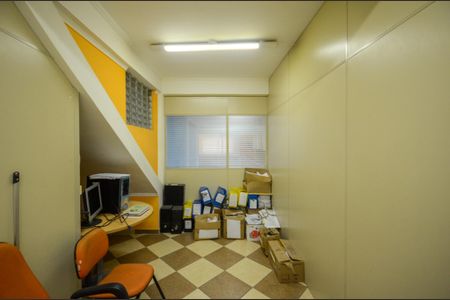 Casa à venda com 205m², 3 quartos e 2 vagas Casa à venda com 205m², 3 quartos e 2 vagasEscritório