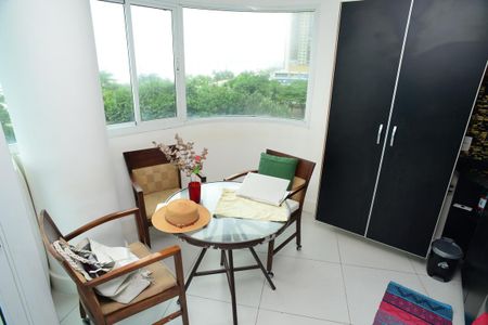 Apartamento para alugar com 99m², 2 quartos e 1 vaga