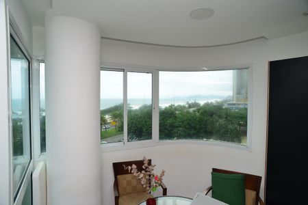 Apartamento para alugar com 99m², 2 quartos e 1 vaga