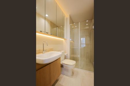 Banheiro de kitnet/studio para alugar com 1 quarto, 24m² em Campo Belo, São Paulo
