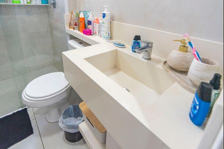 Apartamento à venda com 60m², 2 quartos e 1 vaga Apartamento à venda com 60m², 2 quartos e 1 vagaBanheiro