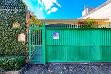 Casa à venda com 450m², 3 quartos e 4 vagas Casa à venda com 450m², 3 quartos e 4 vagasfachada da casa