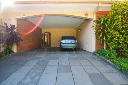 Casa à venda com 450m², 3 quartos e 4 vagas Casa à venda com 450m², 3 quartos e 4 vagasgaragem