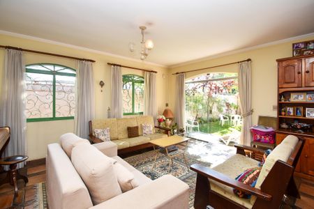Casa à venda com 450m², 3 quartos e 4 vagas