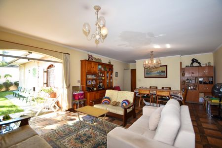 Casa à venda com 450m², 3 quartos e 4 vagas