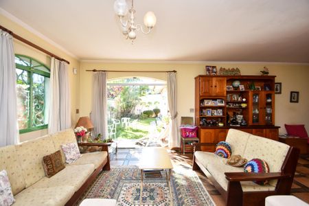 Casa à venda com 450m², 3 quartos e 4 vagas