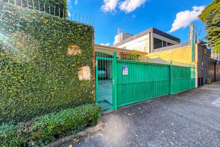 fachada da casa de casa à venda com 3 quartos, 450m² em Vila Madalena, São Paulo