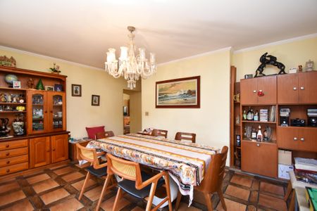 Casa à venda com 450m², 3 quartos e 4 vagas