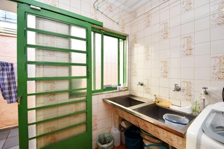 Casa à venda com 450m², 3 quartos e 4 vagas Casa à venda com 450m², 3 quartos e 4 vagaslavanderia