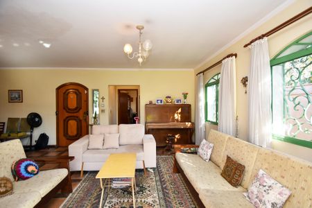 Casa à venda com 450m², 3 quartos e 4 vagas
