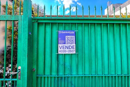 Casa à venda com 450m², 3 quartos e 4 vagas Casa à venda com 450m², 3 quartos e 4 vagasPlaca Instalada dia 06/07/26 COD_ZWMT-479