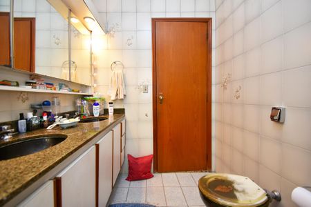 Casa à venda com 450m², 3 quartos e 4 vagas