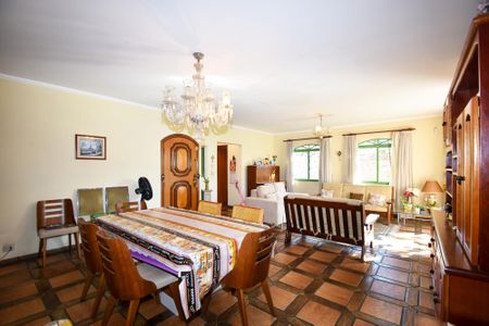 Casa à venda com 450m², 3 quartos e 4 vagas