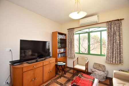 Casa à venda com 450m², 3 quartos e 4 vagas