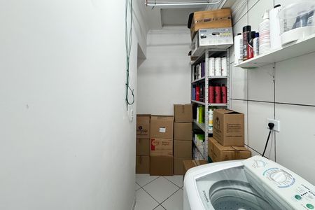 Casa à venda com 350m², 4 quartos e 2 vagas Casa à venda com 350m², 4 quartos e 2 vagasÁrea de Serviço - Casa 1